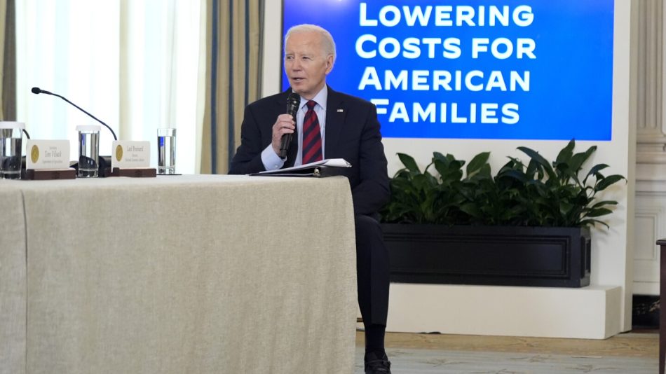 Biden administration would cap credit card late fees at $8, part of campaign against junk fees – The Associated Press